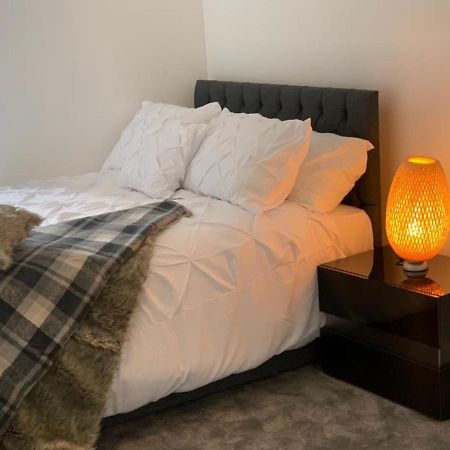 Lakeside 2 Bed Luxury Apartment No Parties No Events Early Check-In Late Check- Out Allowed 웨스트 서록 외부 사진