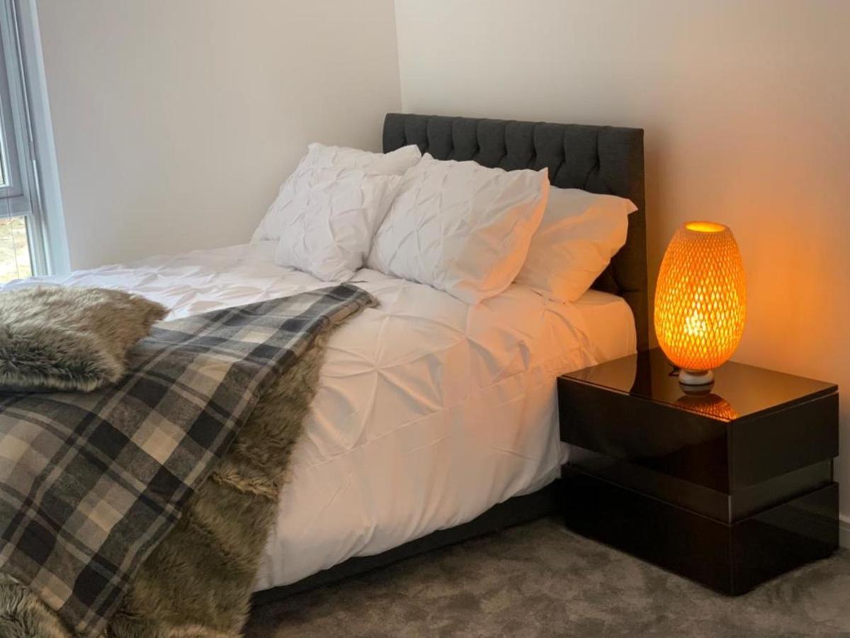 Lakeside 2 Bed Luxury Apartment No Parties No Events Early Check-In Late Check- Out Allowed 웨스트 서록 외부 사진