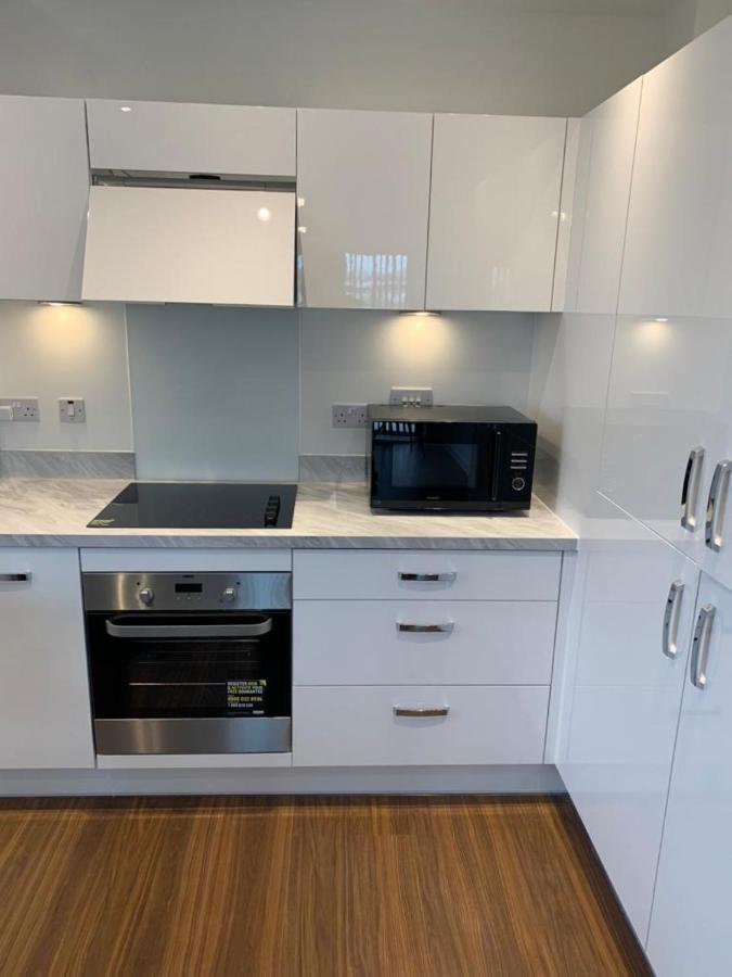 Lakeside 2 Bed Luxury Apartment No Parties No Events Early Check-In Late Check- Out Allowed 웨스트 서록 외부 사진