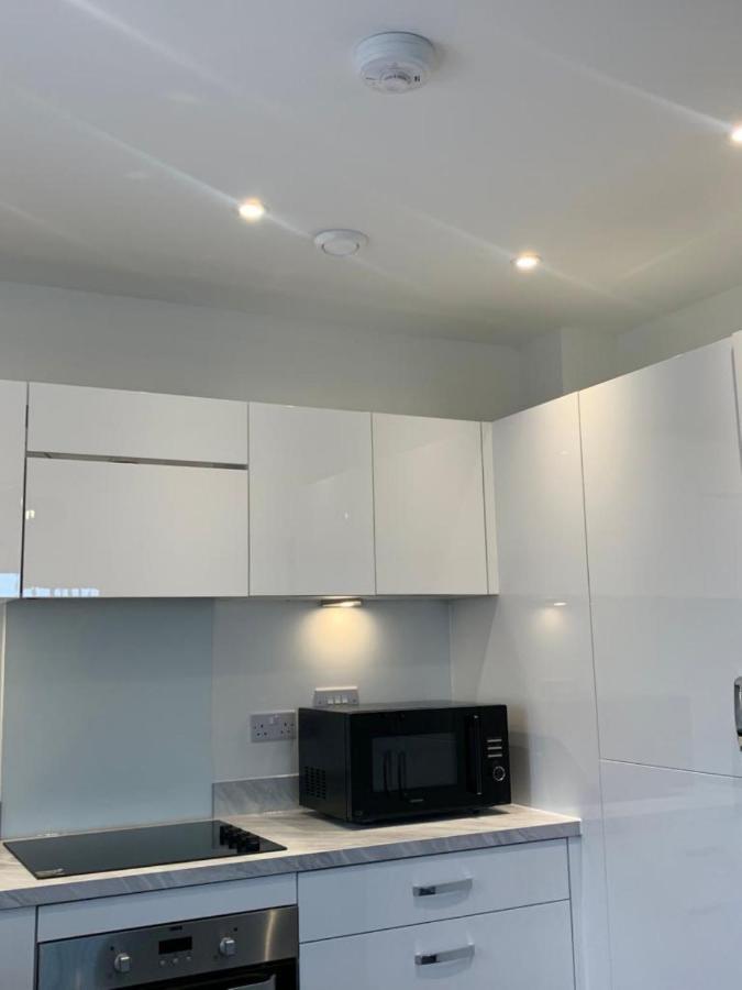 Lakeside 2 Bed Luxury Apartment No Parties No Events Early Check-In Late Check- Out Allowed 웨스트 서록 외부 사진